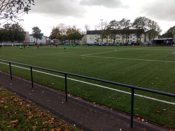 Sportplatz Roßbachstraße - Düsseldorf-Eller