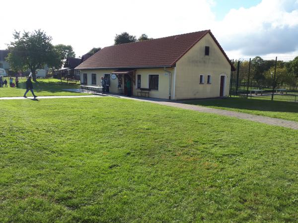 Sportplatz am Schloß - Basedow/Mecklenburg