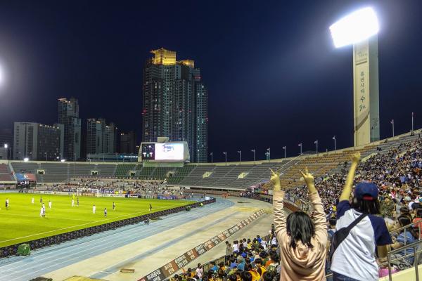 Suwon Stadium	 - Suwon