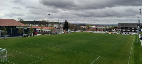 Sportplatz an der Grundschule - Büchlberg