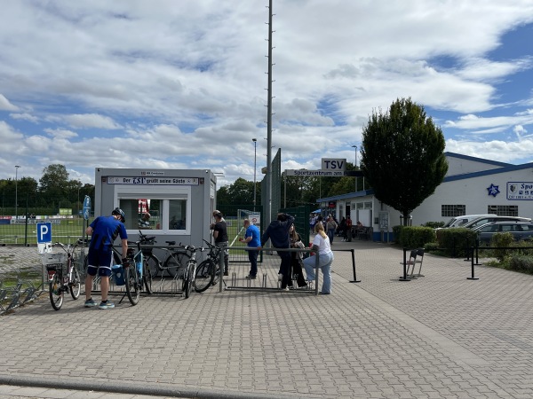 Sportanlage an der Petersberghalle - Gau-Odernheim
