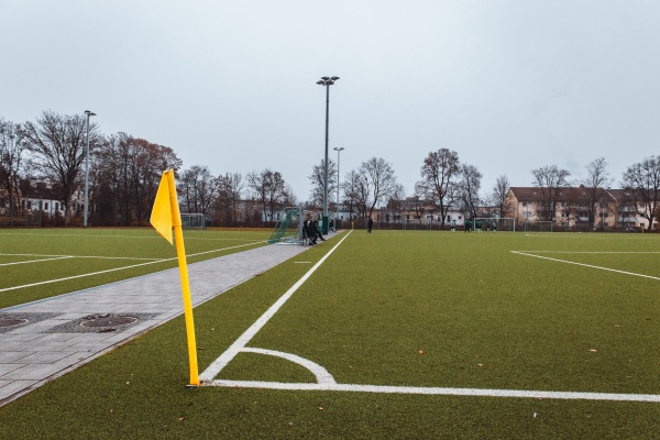Bezirkssportanlage Kronwinkler Straße Platz 2 - München-Aubing