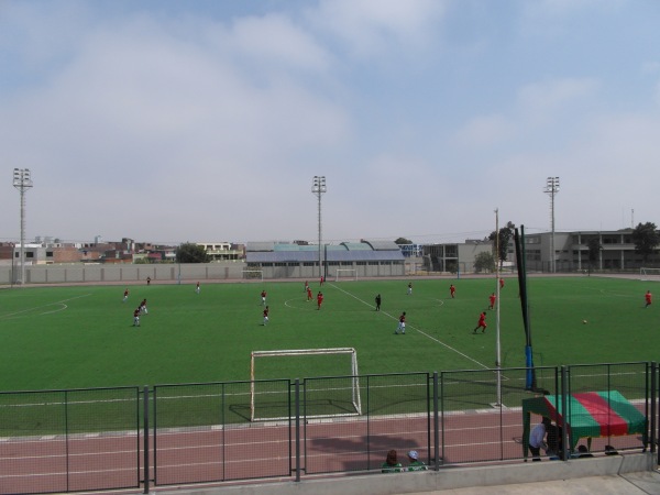 Estadio Del Colegio Mariano Melgar Ze Breña - Lima-Breña