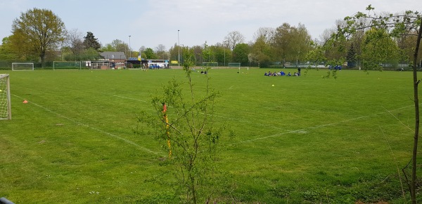 Sportanlage an der Kanalbrücke B-Platz - Hannover-Vahrenheide