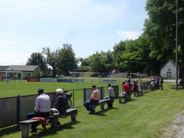 Sportplatz Kleinneusiedl - Kleinneusiedl