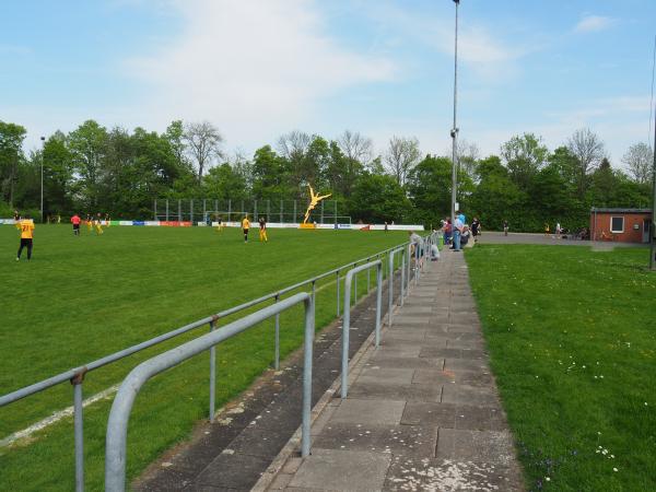 Sportplatz an der Gemeinschaftshalle - Lippetal-Oestinghausen