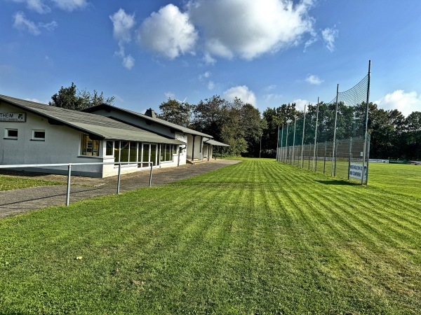 Sportanlage Am Knochen - Brilon-Scharfenberg