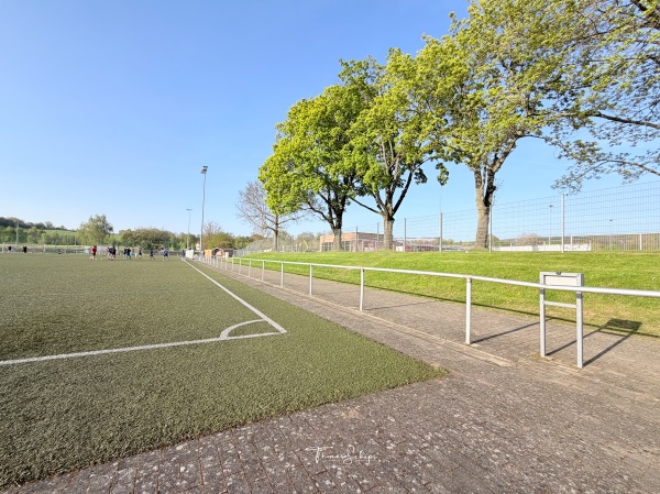 Lossetalstadion Nebenplatz 1 - Kaufungen-Oberkaufungen