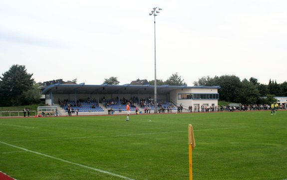 Städtisches Stadion der Bezirkssportanlage Am Bandsbusch - Hilden