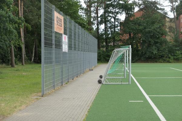 Stadion Sander Tannen Nebenplatz 1 - Hamburg-Bergedorf