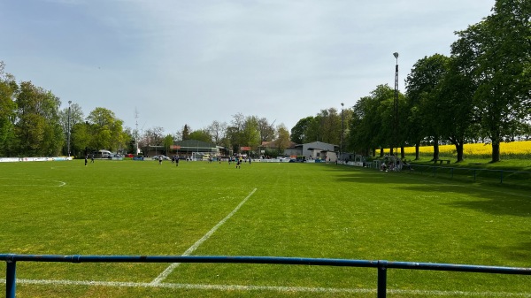 Sportplatz Nacker Straße - Erbes-Büdesheim