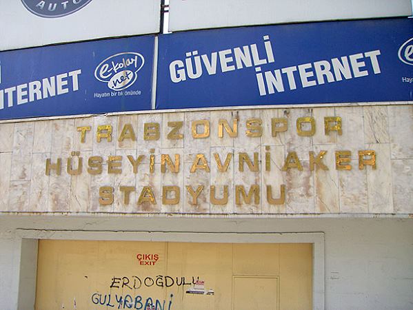 Hüseyin Avni Aker Stadyumu - Trabzon