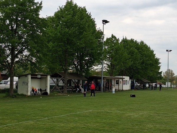 Sportplatz am Bahnhof - Bartenshagen-Parkentin