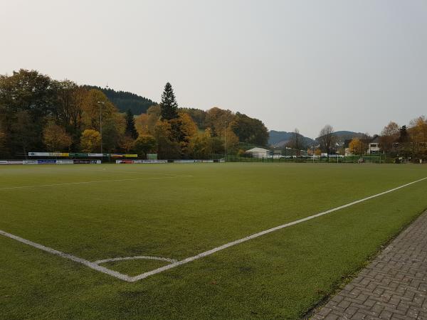 Sportplatz Hofwiese - Lennestadt-Kirchveischede