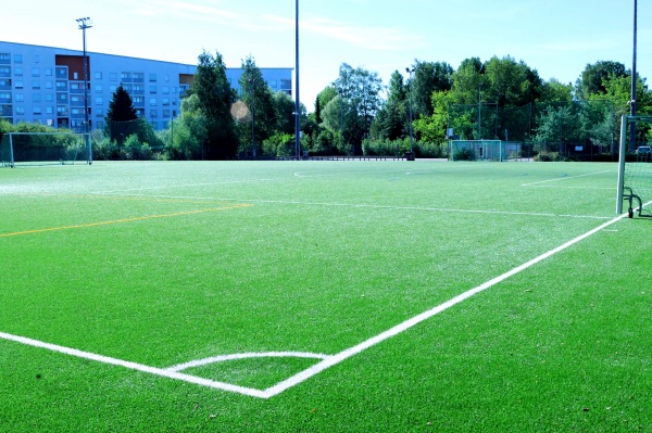 Lukion tekonurmi - Järvenpää