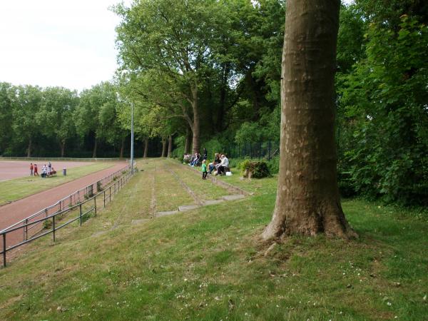 Sportplatz am Volkshaus / Stratmanns Hof - Herne-Röhlinghausen
