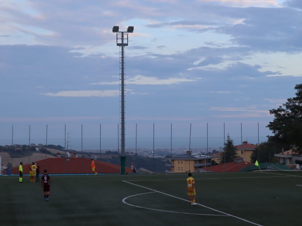 Campo Sportivo Adriano Caprarese - Spoltore