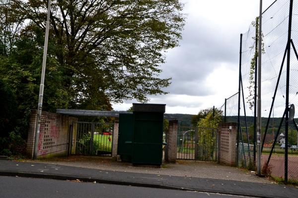 Stadion Menzenberger Straße - Bad Honnef-Selhof