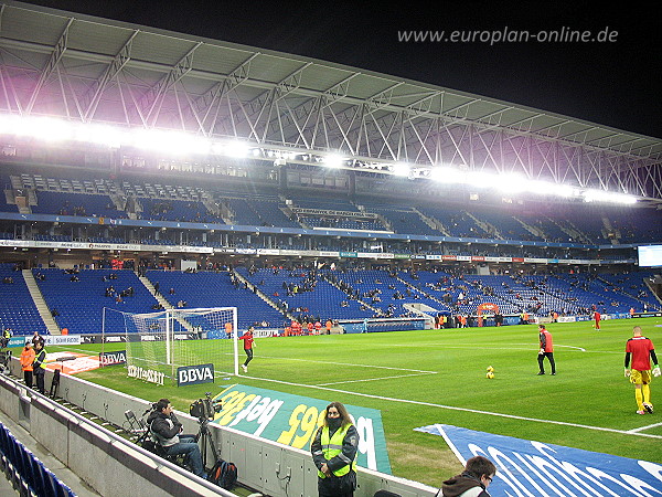 Stage Front Stadium - Barcelona, CT