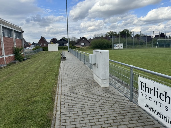 Sportplatz Flovericher Straße - Geilenkirchen-Immendorf