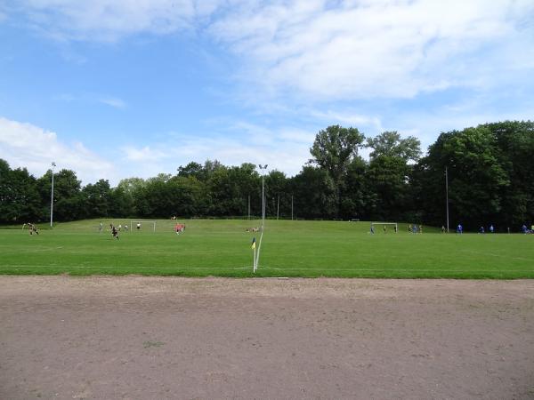 August-Bebel-Kampfbahn Nebenplatz - Leipzig-Wahren