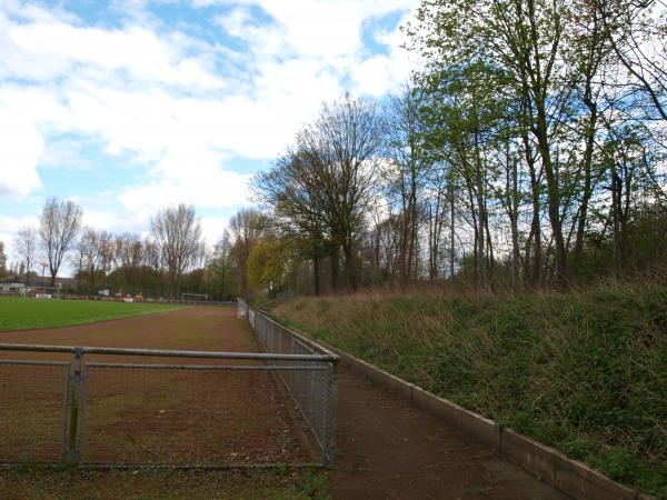 Heinrich-Hamacher-Sportpark - Duisburg-Neumühl