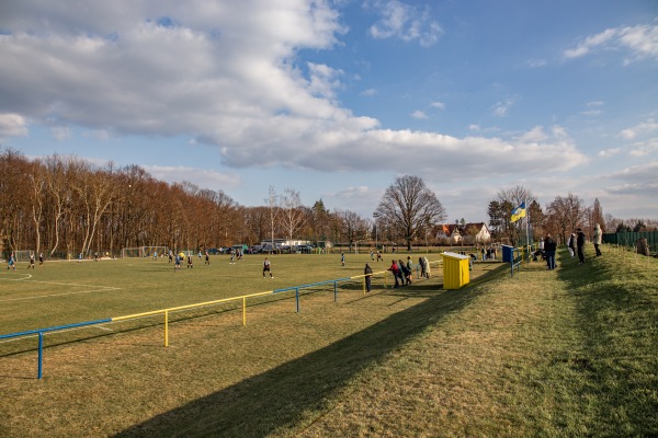 Parkstadion - Hirschstein-Neuhirschstein