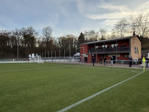 Sportplatz an der Teufelsburg - Überherrn-Felsberg