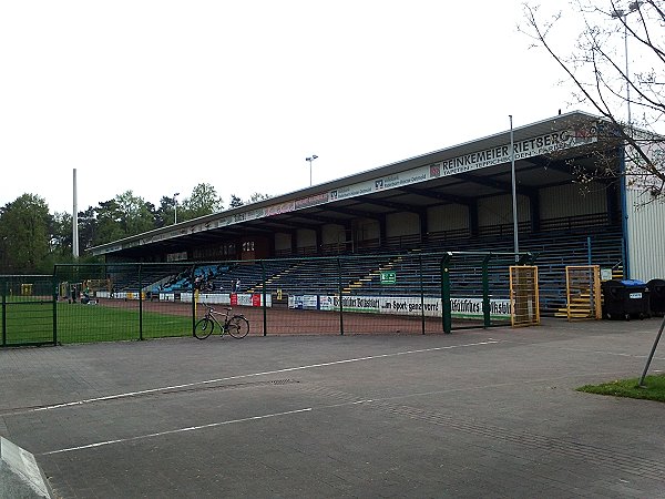 Hermann-Löns-Stadion - Paderborn-Schloß Neuhaus