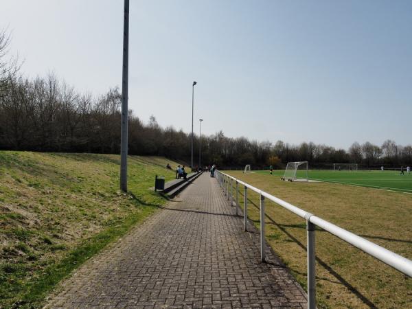 Sportpark Hülschenbrauck - Menden/Sauerland-Platte Heide