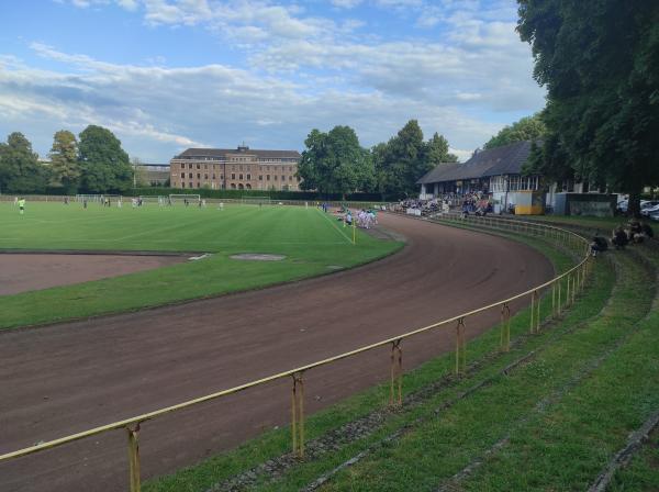 Edelstahlkampfbahn der Bezirkssportanlage Stahldorf - Krefeld-Stahldorf