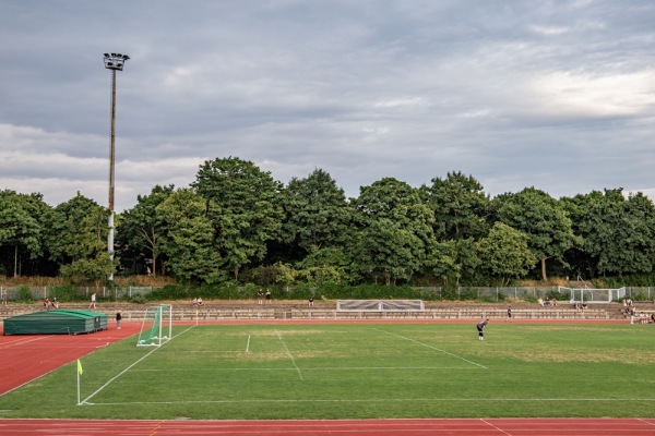 Leichtathletikstadion im Bürgerpark Nord - Darmstadt-Fasanerie