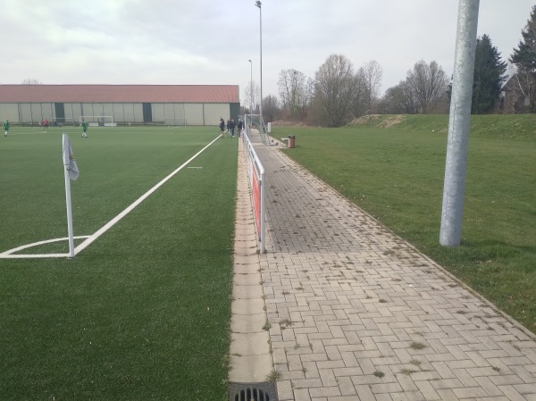 Dieter-Rabe-Vereinszentrum Platz 2 - Lage/Lippe-Kachtenhausen