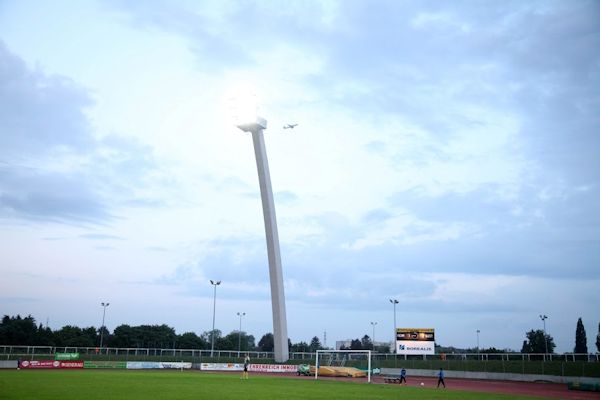 Rudolf-Tonn-Stadion - Schwechat