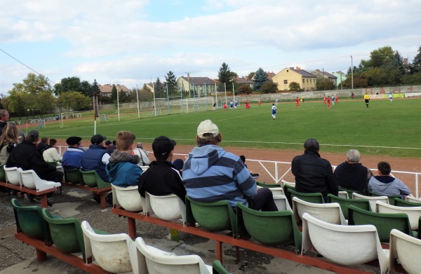 Honvéd sporttelep - Kiskunfélegyháza