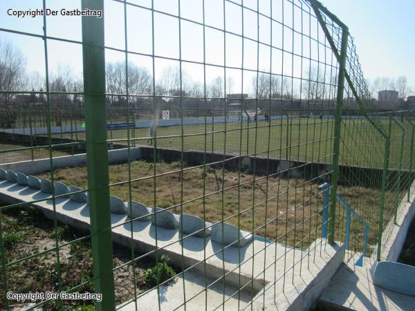 Stadiumi Tofik Jashari - Shijak