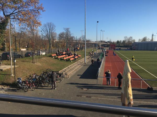 Bezirkssportanlage Pariser Straße - Düsseldorf-Heerdt