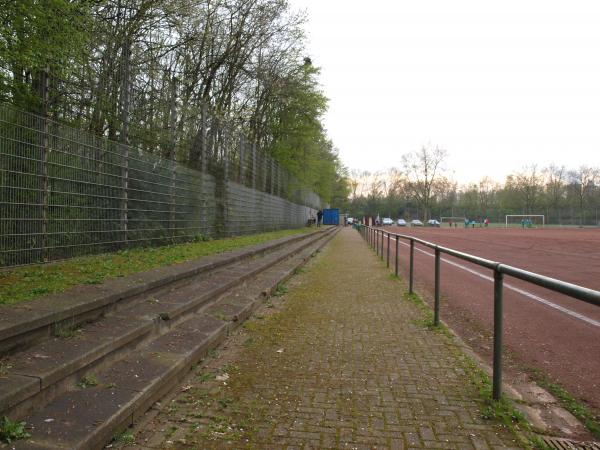 Sportplatz Am Beeckbach - Duisburg-Bruckhausen