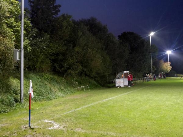 Sportplatz an der alten Schule - Meddewade