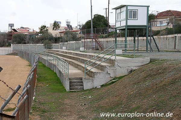 Theodorio Koinotiko Stadio Pera Choriou - Nisou