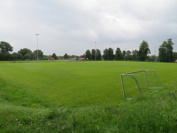 Waldbadstadion Nebenplatz 3 - Uelsen