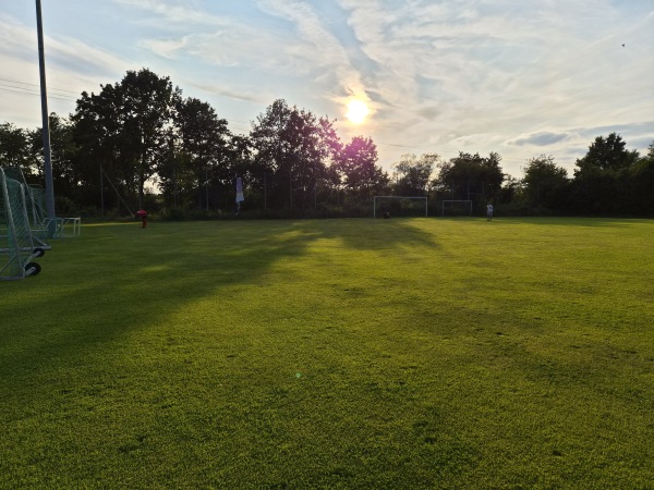 Sportanlage Pfarrer-Starostzik-Straße Platz 2 - Eggolsheim-Neuses