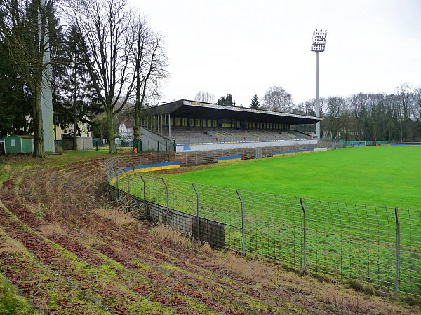 Stadion am Hermann-Löns-Weg - Solingen-Ohligs