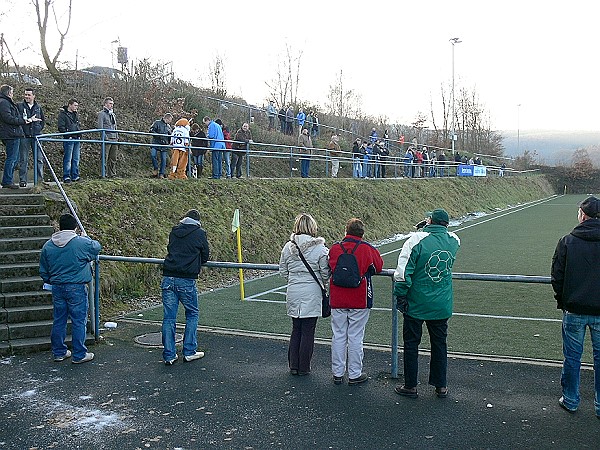 Friedrich-Ludwig-Jahn-Sportplatz - Neu-Anspach