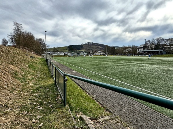 Wiesengrund-Stadion - Meschede-Grevenstein