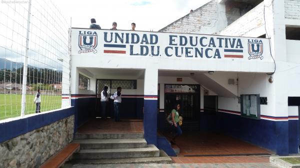 Estadio Municipal De Cazhapata - Cuenca