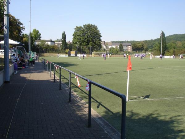 Sportplatz Heyestraße - Düsseldorf-Gerresheim