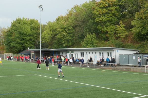 Sportplatz am Felseneck - Hackenheim