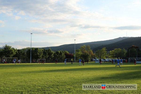 Stadion Hildebrandseck Nebenplatz - Neustadt/Weinstraße-Königsbach