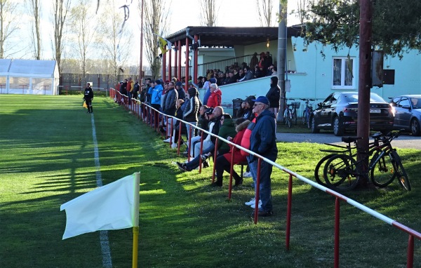 Futbalový štadión Kostolné Kračany - Kostolné Kračany-Šipošovské Kračany
